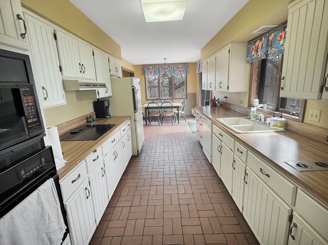 74 Deer Path Road, Tracy, MN 56175