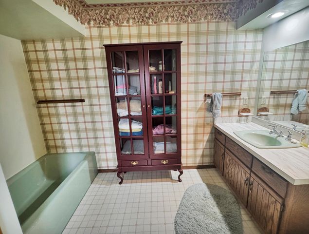 74 Deer Path Road, Tracy, MN 56175