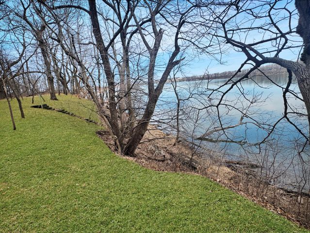 74 Deer Path Road, Tracy, MN 56175