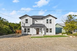 246 Wild Oak Dr, Canyon Lake, TX 78133