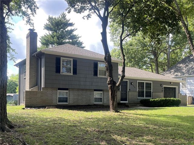 9016 Wedd Street, Overland Park, KS 66212