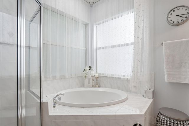 19930 DOLORES ANN COURT, Lutz, FL 33549