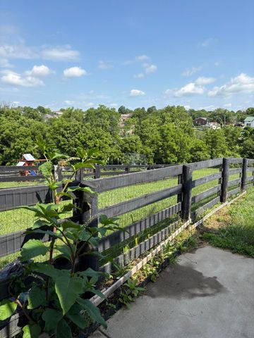 632 Fairfax Lane, Richmond, KY 40475