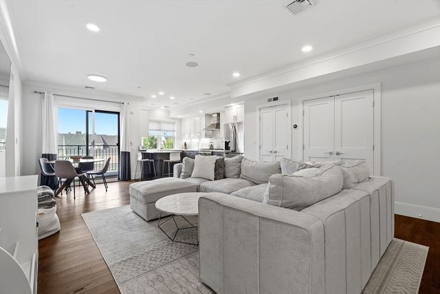 10-14 Sydney St 8, Boston, MA 02125