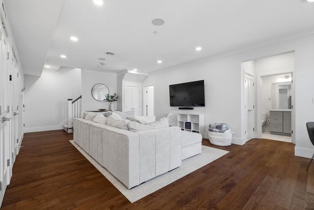 10-14 Sydney St 8, Boston, MA 02125