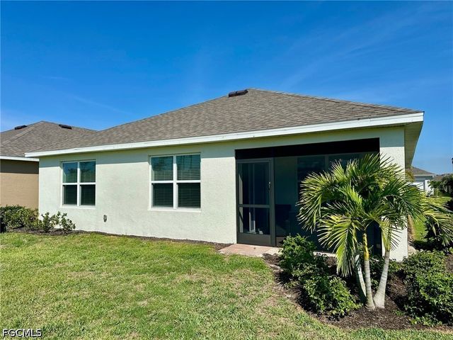 20502 Camino Torcido LOOP, North Fort Myers, FL 33917