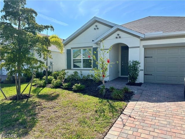 20502 Camino Torcido LOOP, North Fort Myers, FL 33917