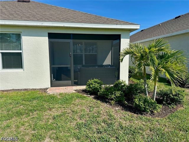 20502 Camino Torcido LOOP, North Fort Myers, FL 33917