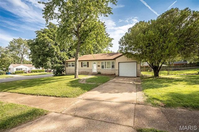 1115 Forestwood Drive, Ferguson, MO 63135