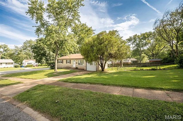 1115 Forestwood Drive, Ferguson, MO 63135
