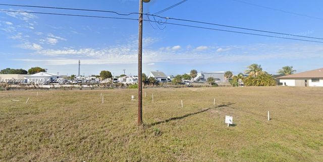 1020 SE 13th Ave, Cape Coral, FL 33990