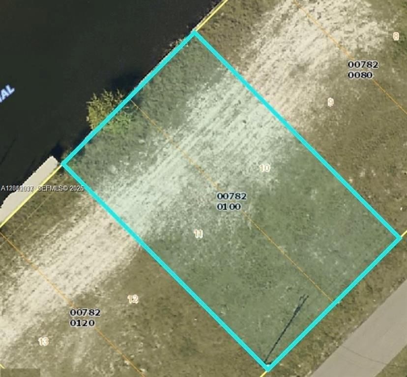 1020 SE 13th Ave, Cape Coral, FL 33990