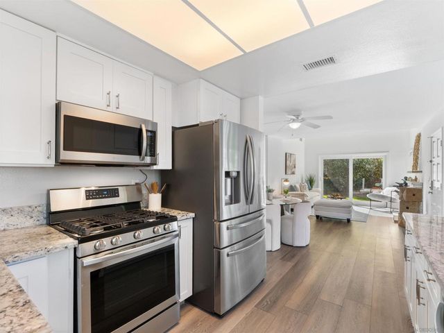 2835 Hillsboro Ct, Carlsbad, CA 92010