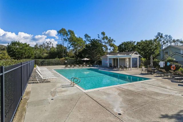 2835 Hillsboro Ct, Carlsbad, CA 92010