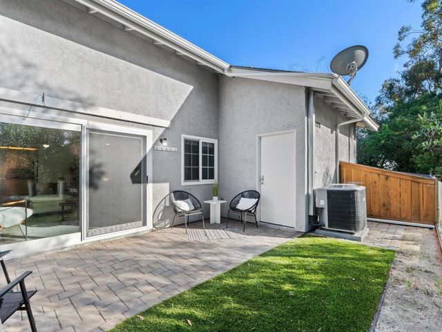 2835 Hillsboro Ct, Carlsbad, CA 92010