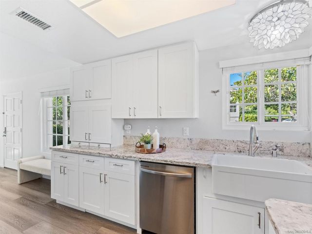 2835 Hillsboro Ct, Carlsbad, CA 92010
