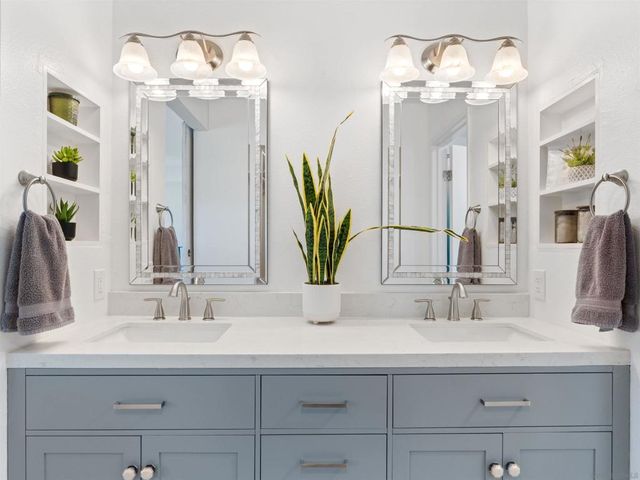 2835 Hillsboro Ct, Carlsbad, CA 92010