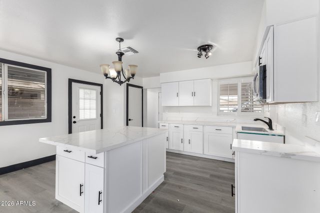 5740 N 42ND Lane, Phoenix, AZ 85019