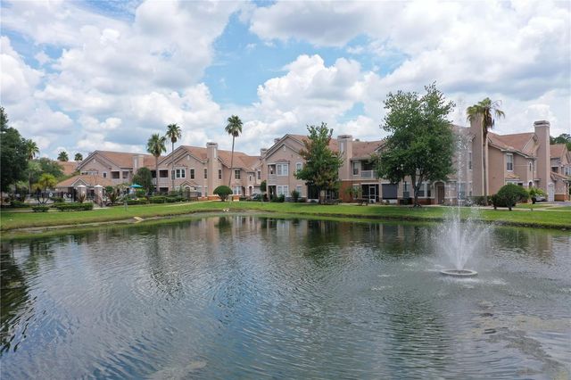 18046 VILLA CREEK DRIVE, Tampa, FL 33647