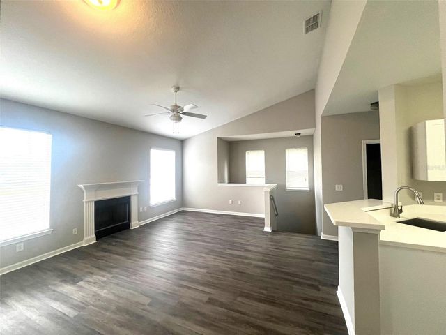 18046 VILLA CREEK DRIVE, Tampa, FL 33647