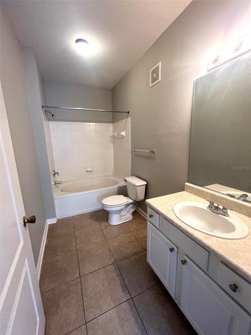 18046 VILLA CREEK DRIVE, Tampa, FL 33647