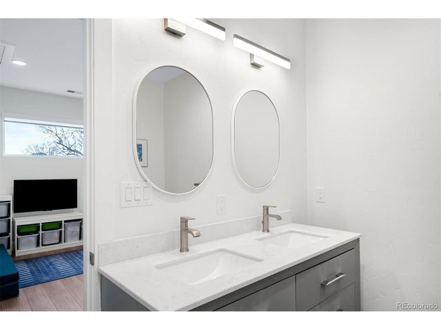 2201 Quitman St, Denver, CO 80212