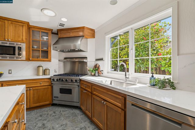 522 Florence Dr, Lafayette, CA 94549