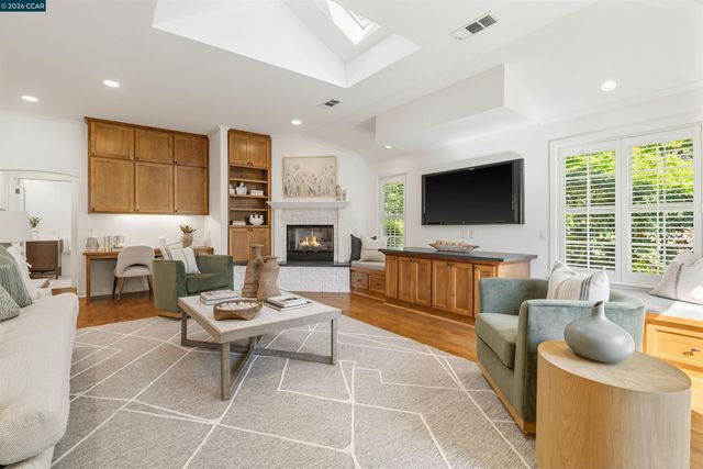 522 Florence Dr, Lafayette, CA 94549