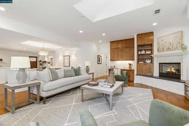 522 Florence Dr, Lafayette, CA 94549