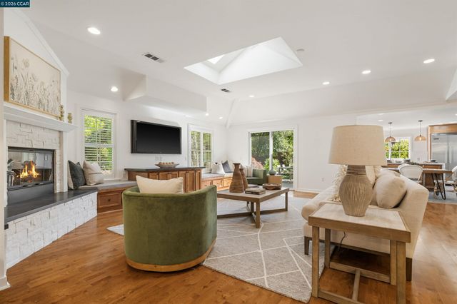 522 Florence Dr, Lafayette, CA 94549