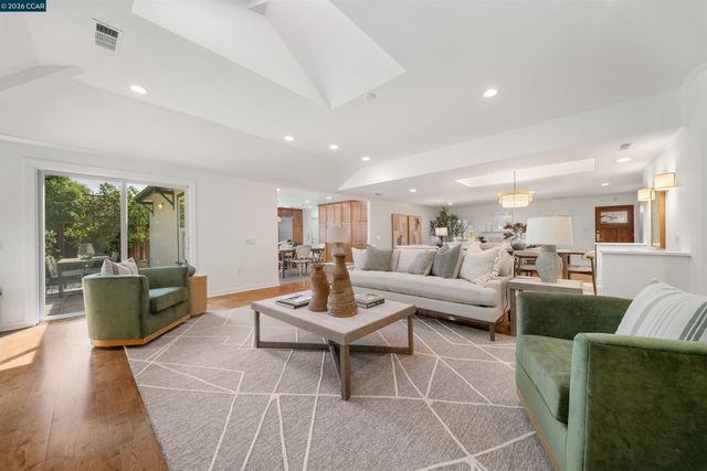 522 Florence Dr, Lafayette, CA 94549