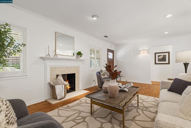 522 Florence Dr, Lafayette, CA 94549