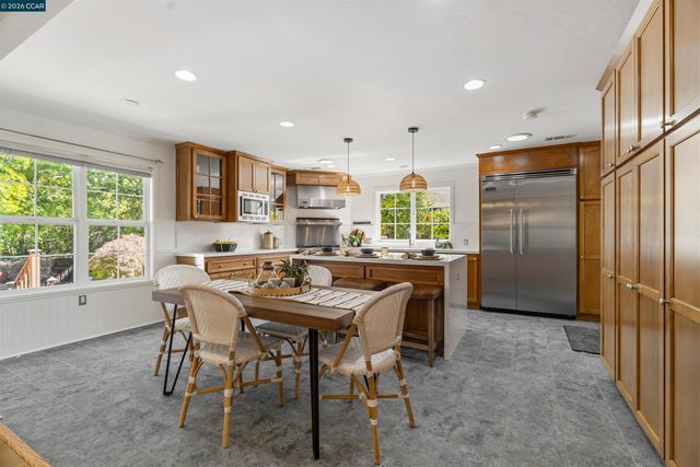 522 Florence Dr, Lafayette, CA 94549