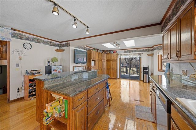 479 Mary Street S, Maplewood, MN 55119