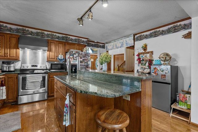 479 Mary Street S, Maplewood, MN 55119