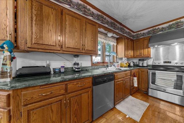 479 Mary Street S, Maplewood, MN 55119