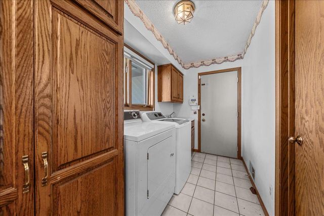 479 Mary Street S, Maplewood, MN 55119