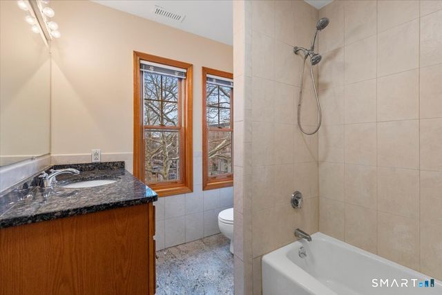 229 Wooster Street 2R, New Haven, CT 06511