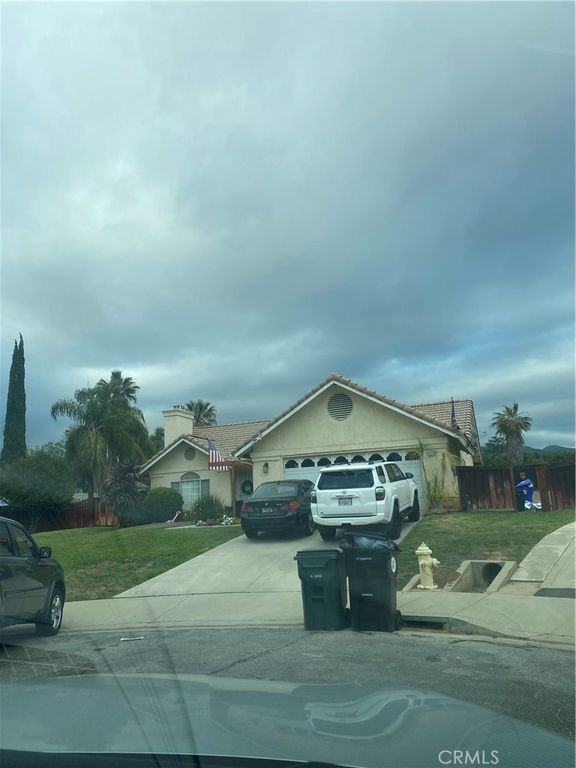 35390 Emerald Way, Yucaipa, CA 92399