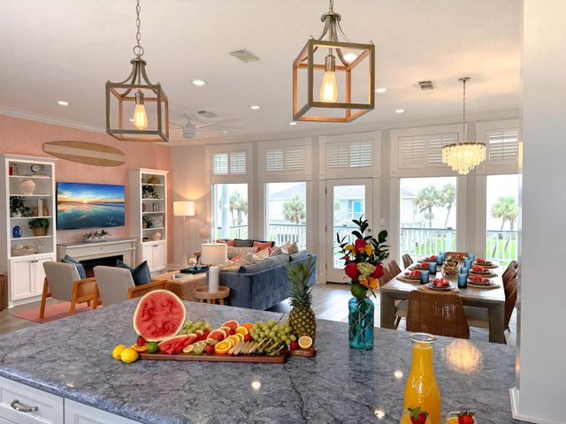 18306 E De Vaca, Galveston, TX 77554