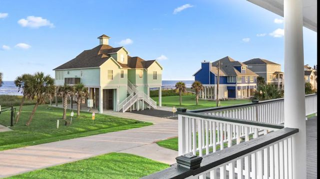 18306 E De Vaca, Galveston, TX 77554