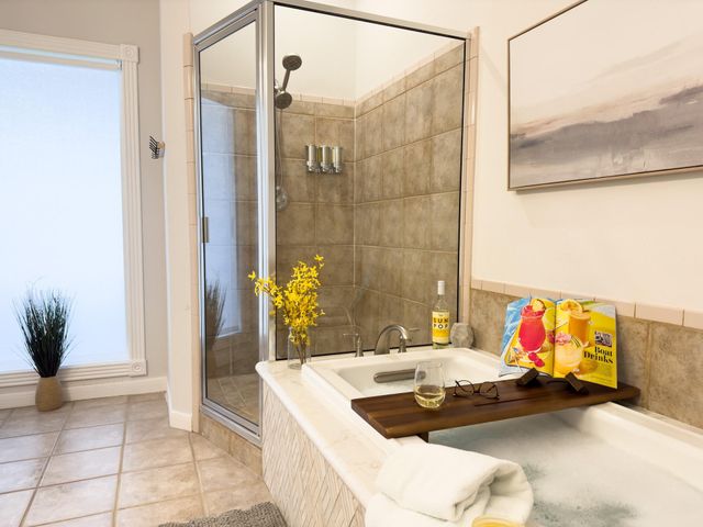 18306 E De Vaca, Galveston, TX 77554