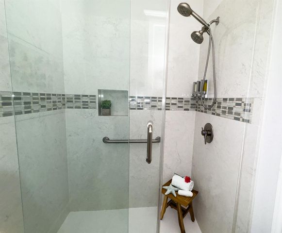 18306 E De Vaca, Galveston, TX 77554