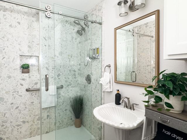 18306 E De Vaca, Galveston, TX 77554