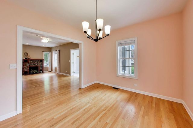 171 E Cayuga Avenue, Elmhurst, IL 60126