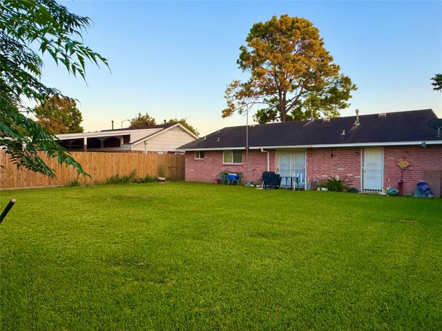 1138 Cherry Spring Drive, Houston, TX 77038