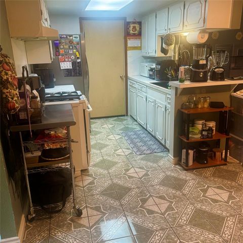 1138 Cherry Spring Drive, Houston, TX 77038