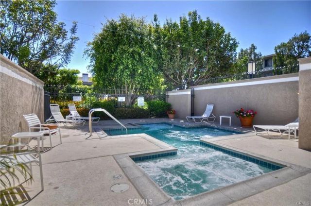 230 Lille Lane 308, Newport Beach, CA 92663