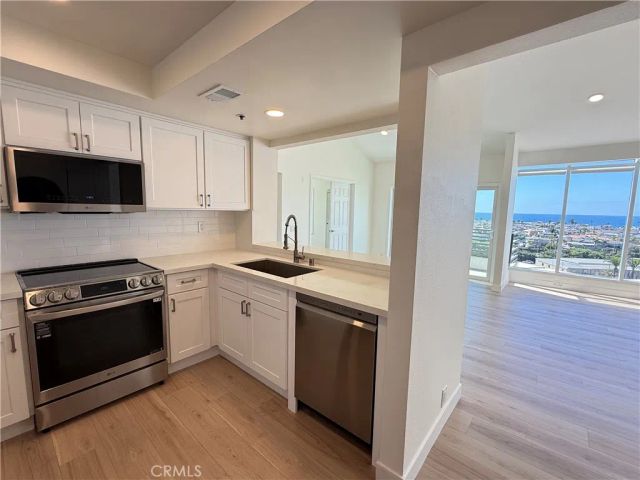 230 Lille Lane 308, Newport Beach, CA 92663