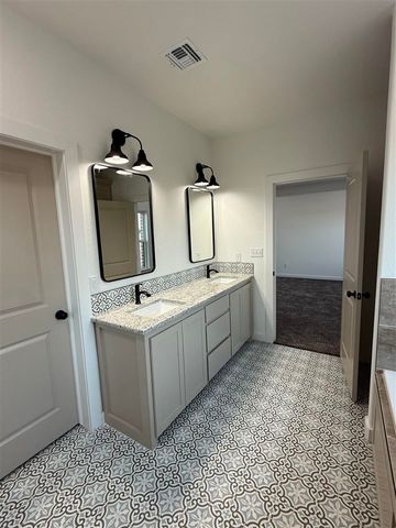 358 Weaver Way, Fletcher, OK 73541